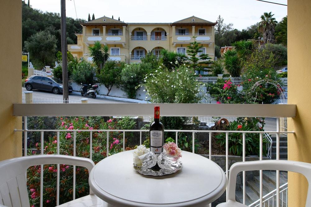 Marina Apartments, Agios Gordios Corfu מלון דירות