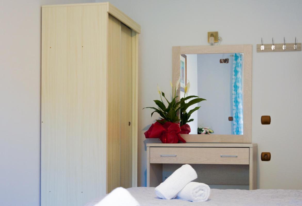 Marina Apartments, Agios Gordios Corfu מלון דירות 2*
