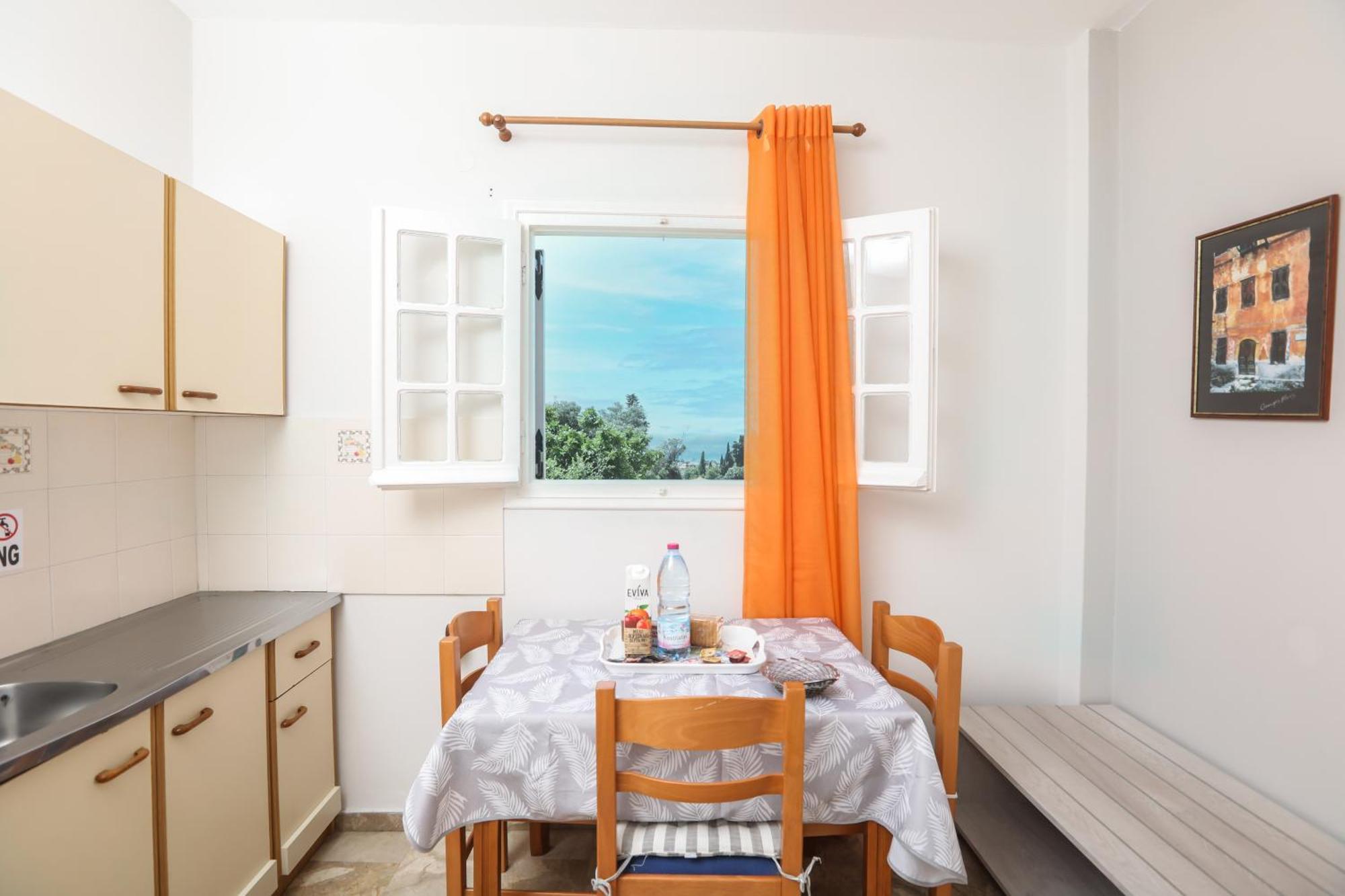 מלון דירות Marina Apartments, Agios Gordios Corfu אגיוס גורדיוס