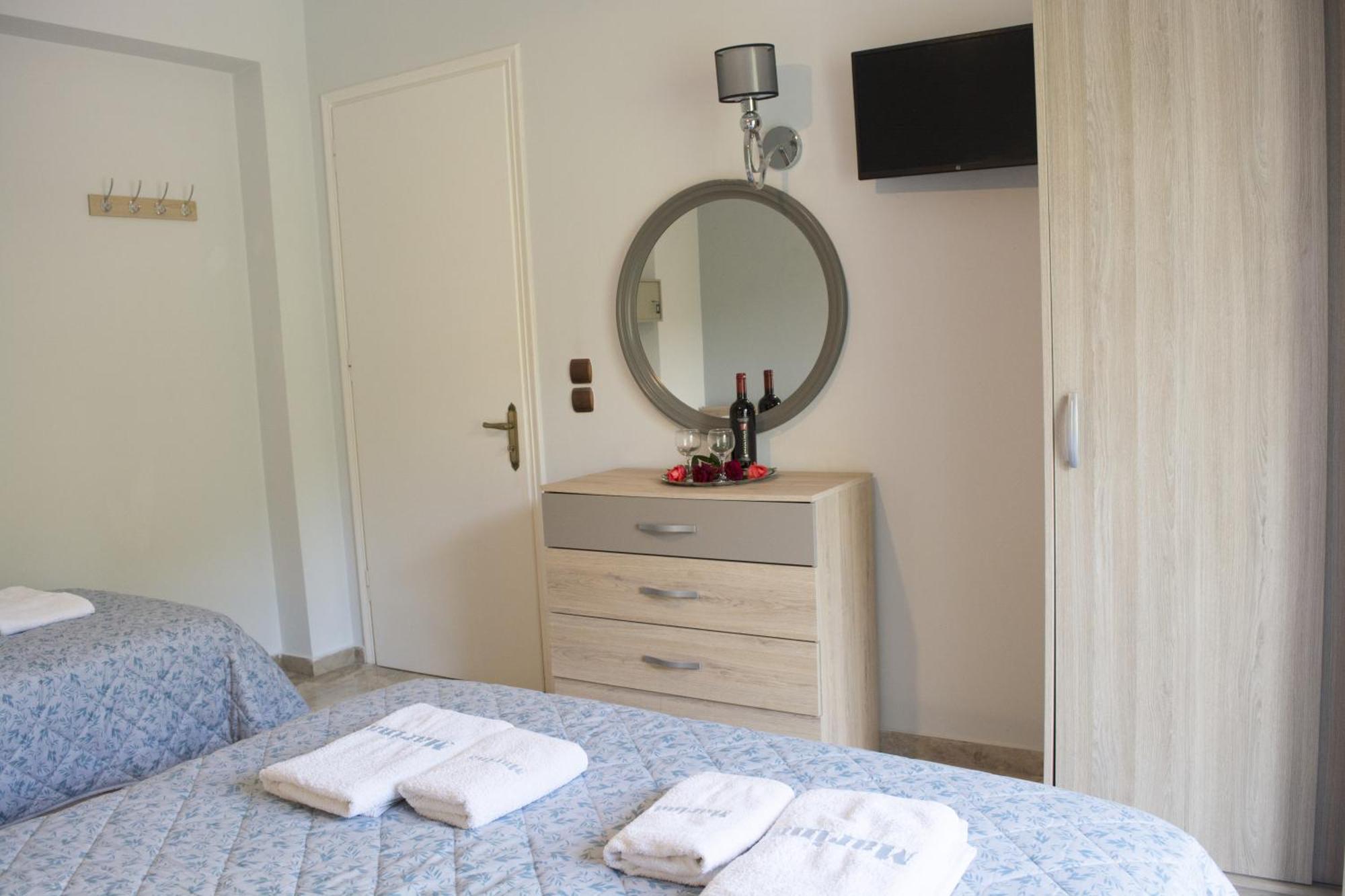 Marina Apartments, Agios Gordios Corfu מלון דירות אגיוס גורדיוס